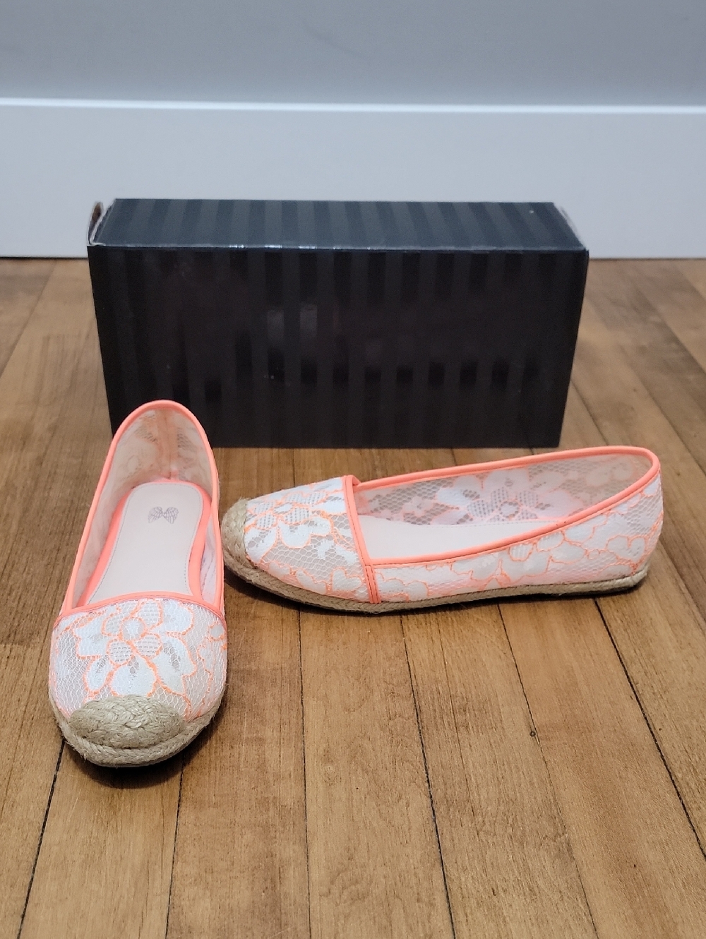 Vtg Victoria's Secret Mesh White Lace Overlay Coral Trim Espadrille Flats Sz 8